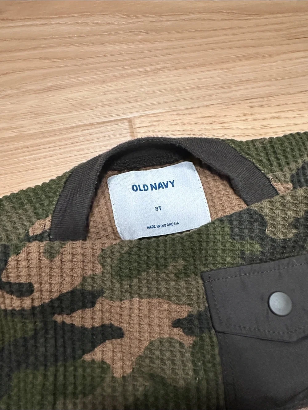 2 Old Navy Thermal Shirt Bundle